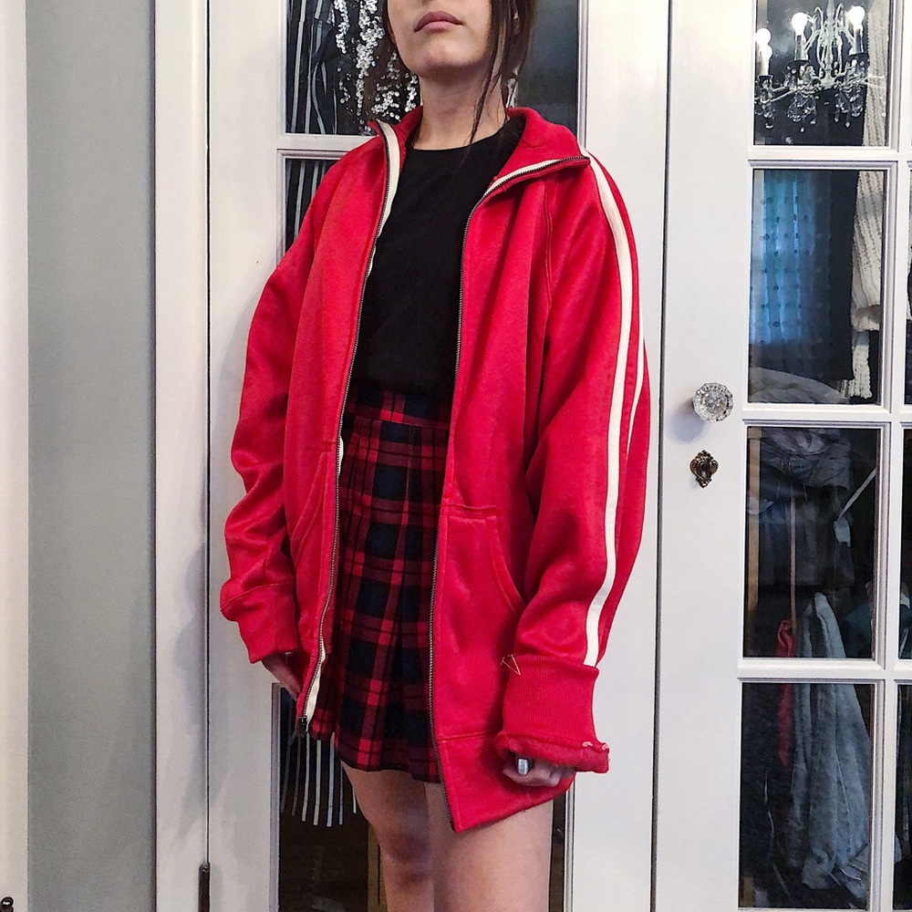 Red retro feel zip up sweatshirt.